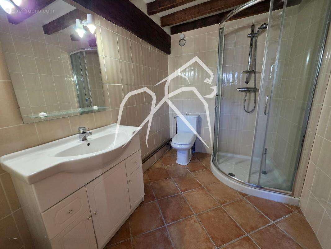 Maison de caractère  de 177 m² avec fort potentiel d'aménagement  La Ferrière-sur-Risle 27760  - photo 9