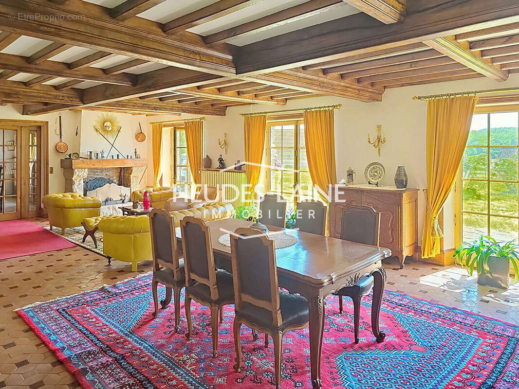 Maison à SAINT-POIS