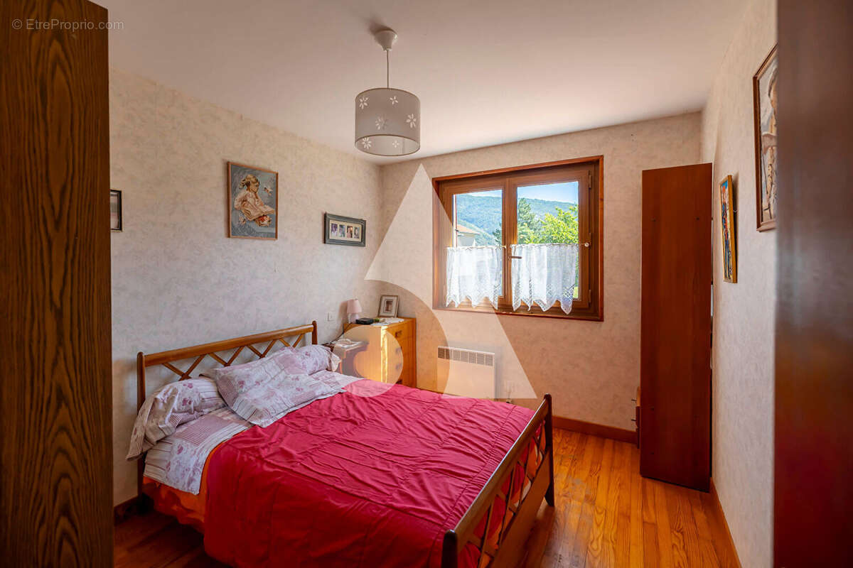 Maison à BELLAFFAIRE