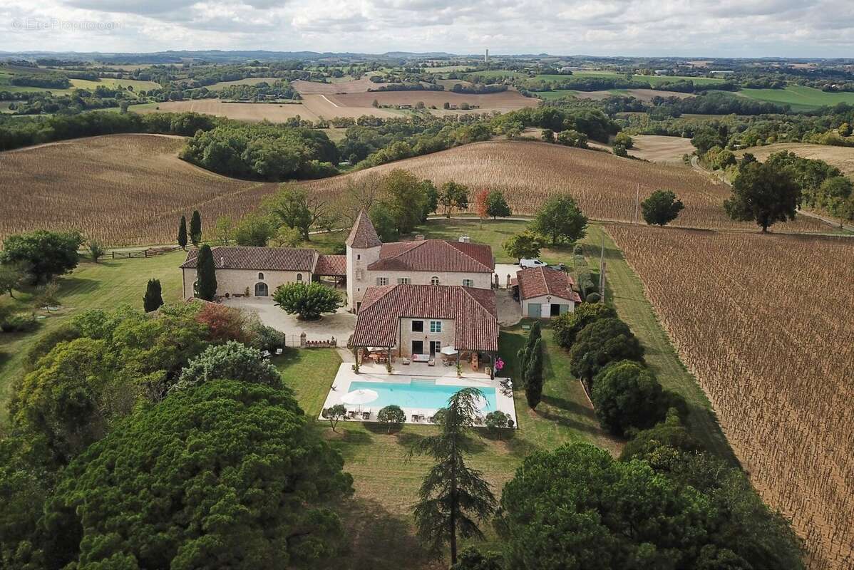 Maison à MAUVEZIN