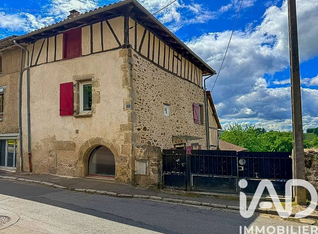 Photo 1 - Maison à SAINT-LEONARD-DE-NOBLAT