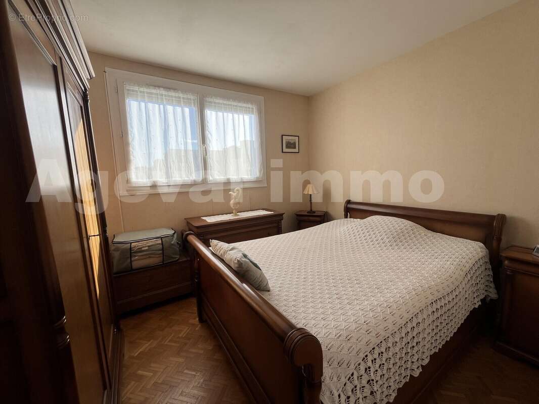 Chambre exposé Est - Appartement à YERRES