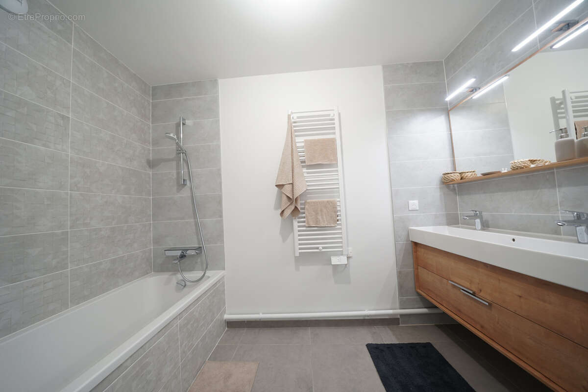 Appartement à MEYLAN