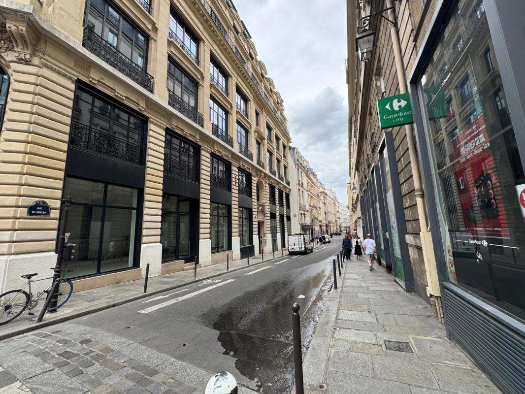 Parking à PARIS-2E