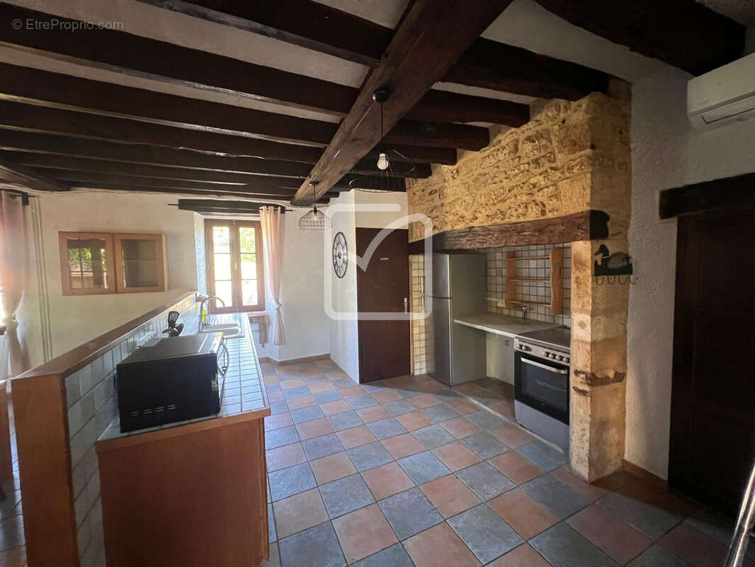 Maison à SALIGNAC-EYVIGUES