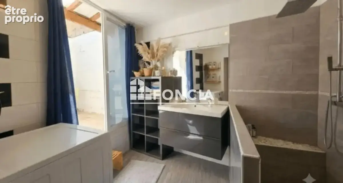 Maison de village rénovée avec charme de l'ancien à Poussan, 4 chambres et terrasse ! - photo 8