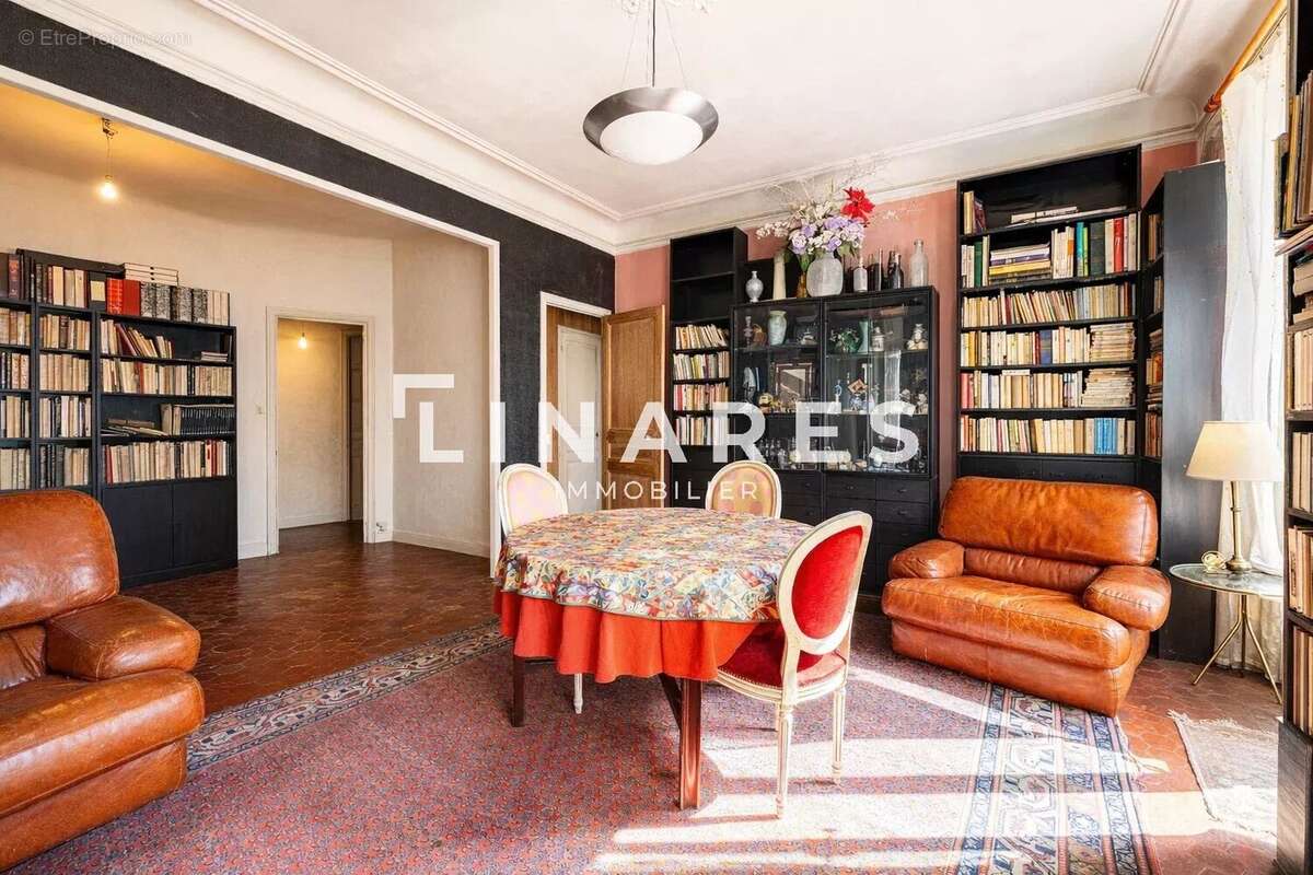Appartement à MARSEILLE-1E