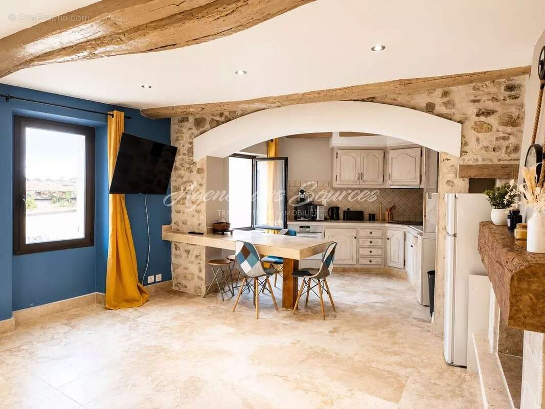 EXCLU : Maison de village à Saint-Martin-de-Pallières - photo 2