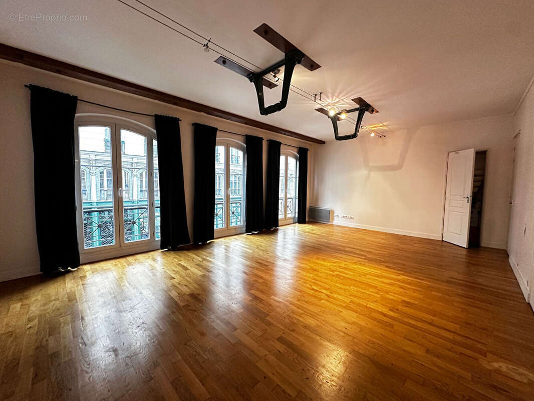 Appartement à PARIS-11E