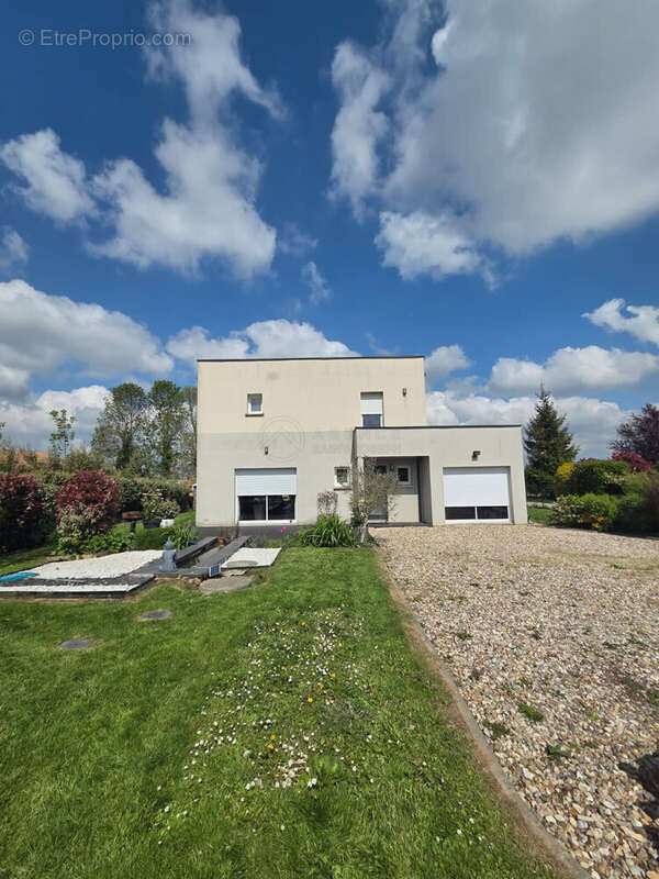 Maison à YERVILLE