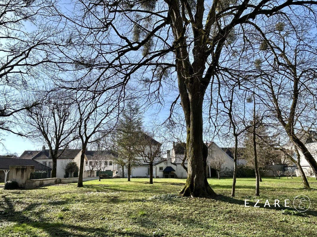 Maison 240 m² à Arc-Sur-Tille  - photo 2