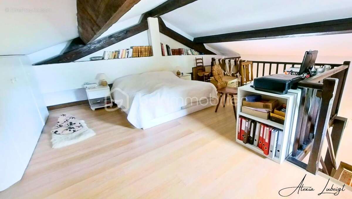 Maison à ENTRECASTEAUX