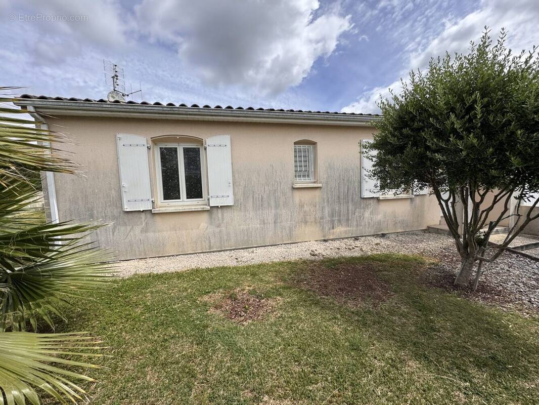 Maison à SAINTES