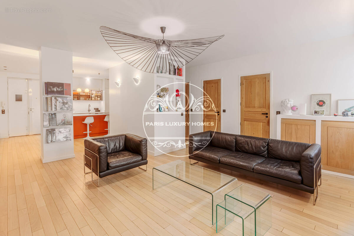 Appartement à PARIS-1E