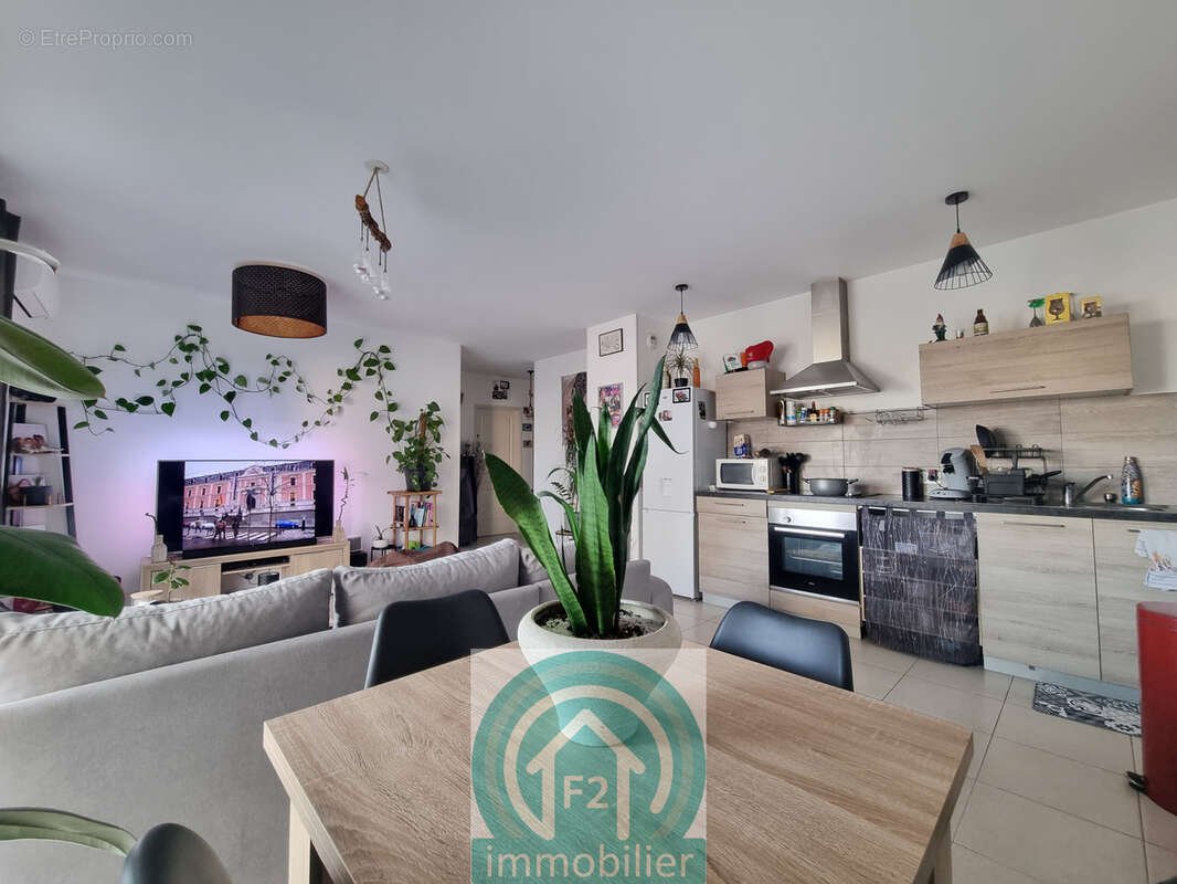 À Vendre, Aleria centre, Appartement 2 Pièces avec terrasse couverte   Idéal Investissement ou Premier Achat - photo 2