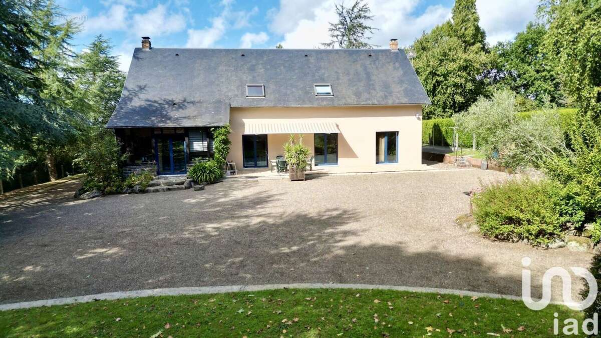 Maison 257 m² à Brehal  - photo 2