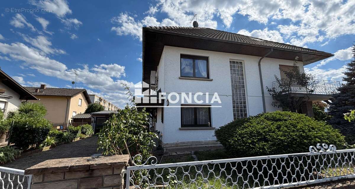 SELESTAT Très bel Appartement 4 pièces avec terrasse, garage double - photo 2