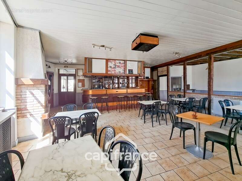 Ancien bar-restaurant avec logement – Fort potentiel au cœur de Châteaumeillant - photo 37