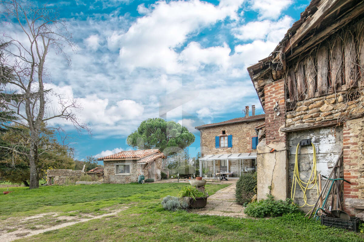 Maison à CHATEAUNEUF-DE-GALAURE