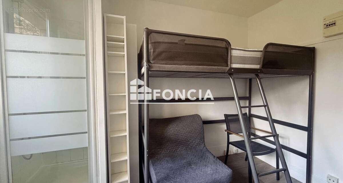 Appartement à PARIS-14E