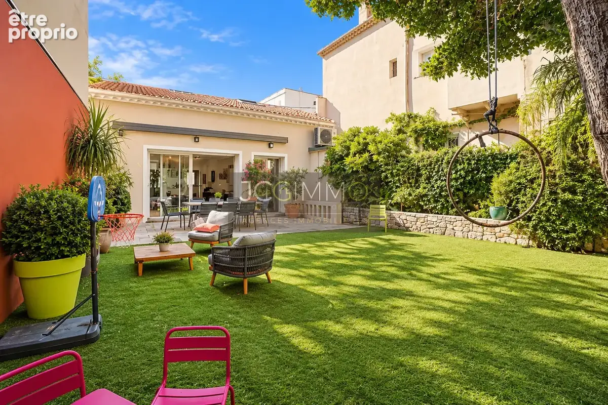 Toulon le mourillon - rare - maison de caractere 161 m2 - jardin 110 m2 - rénovation architecte - garage - photo 2