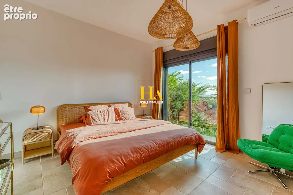 Villa contemporaine 160 m² avec piscine et vue mer ,Terre Sainte, Saint-Pierre - photo 17