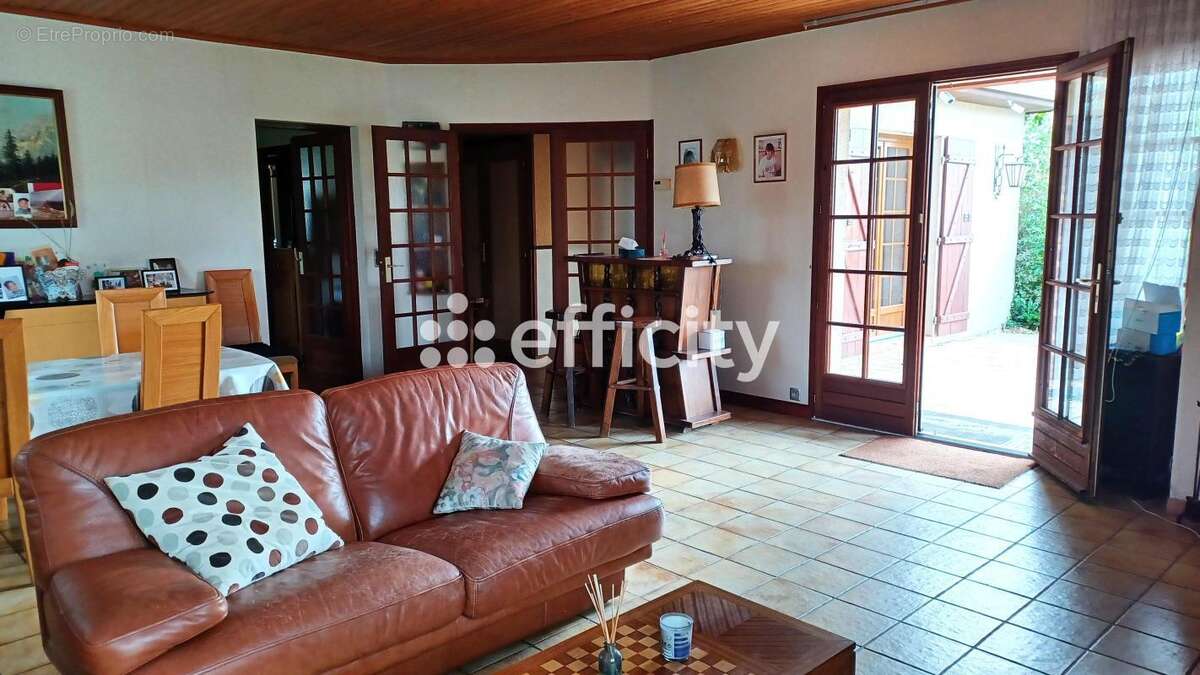 Maison 163 m² à Etrepagny  - photo 6