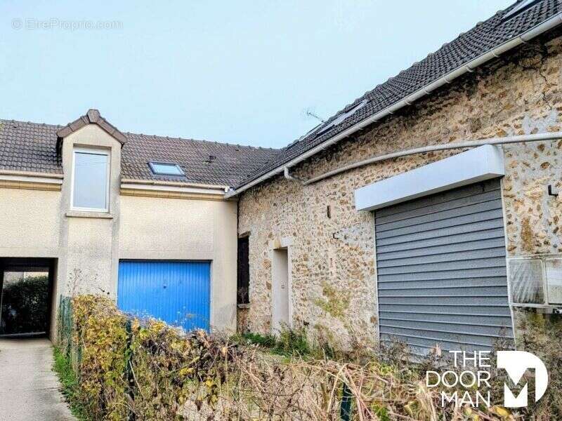 Appartement à LES ESSARTS-LE-ROI