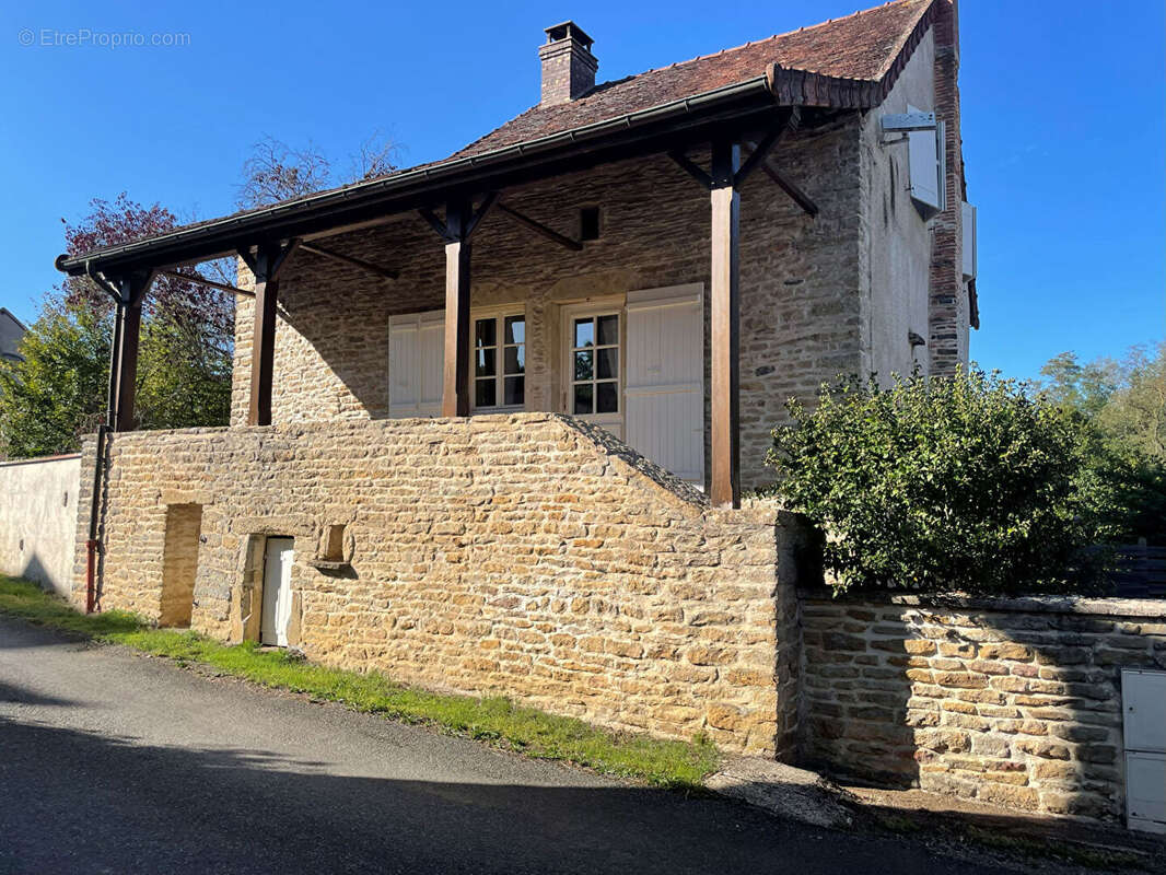 Maison à SAINT-MARTIN-DU-TARTRE