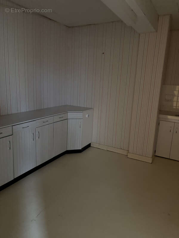 Maison à AMBRIERES-LES-VALLEES