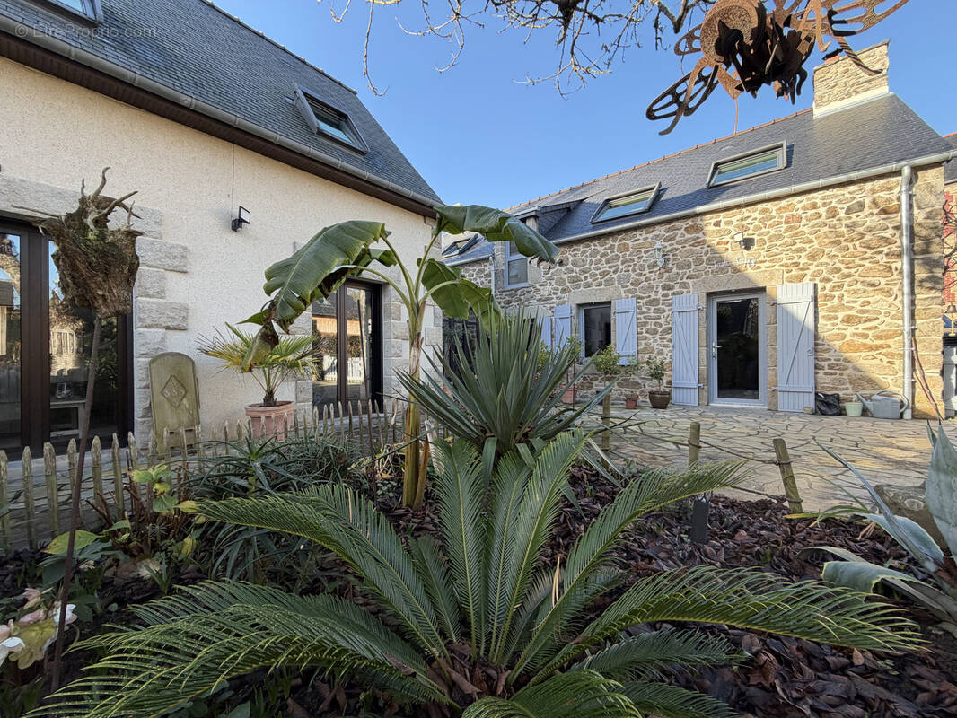 Maison à SAINT-JACUT-DE-LA-MER