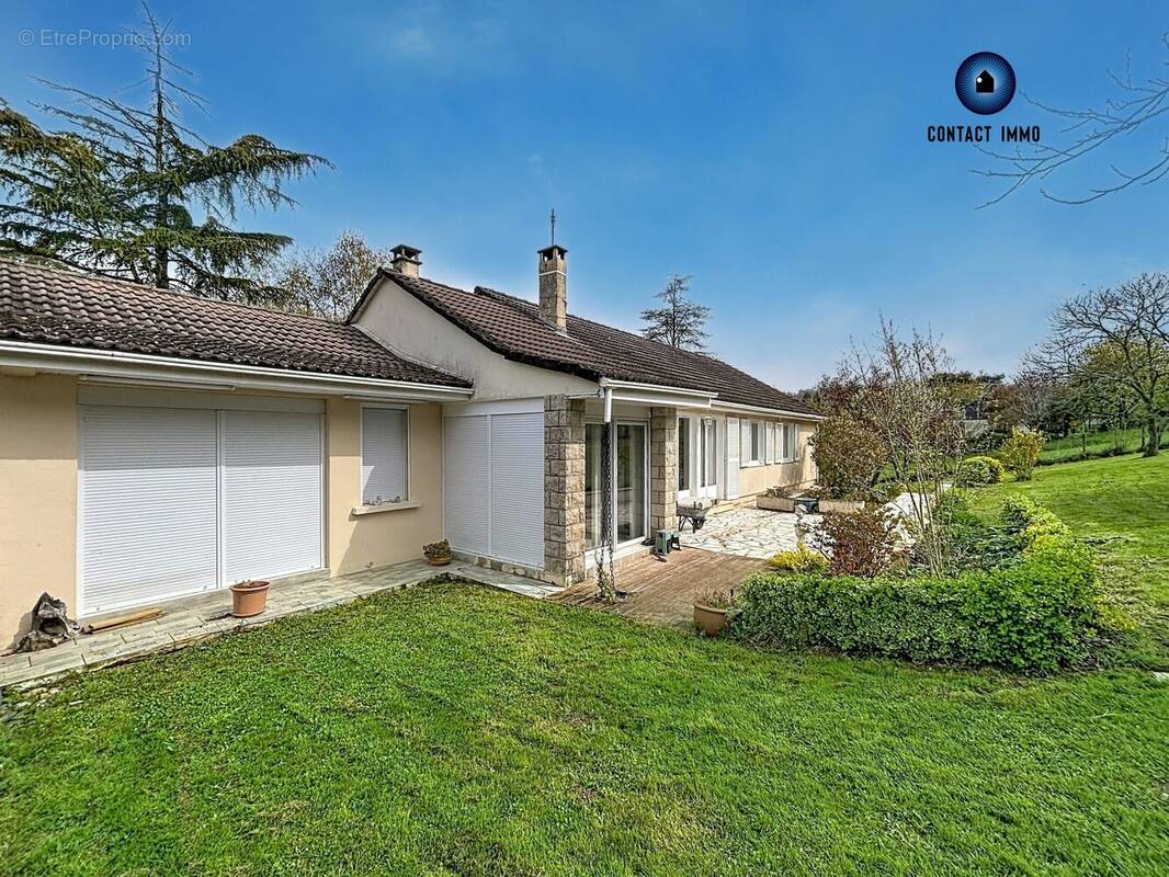 Maison à LISSAC-SUR-COUZE