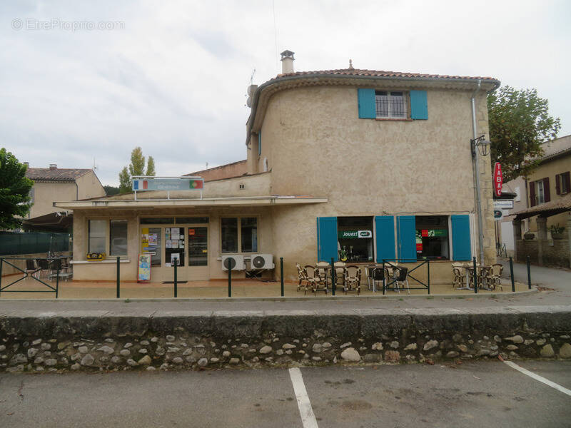 Commerce à ROUMOULES