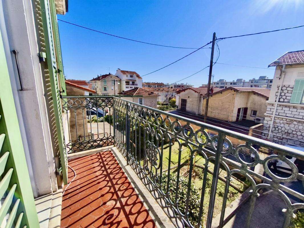 Maison à SAINT-LAURENT-DU-VAR