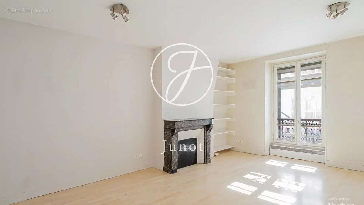 Appartement à PARIS-11E