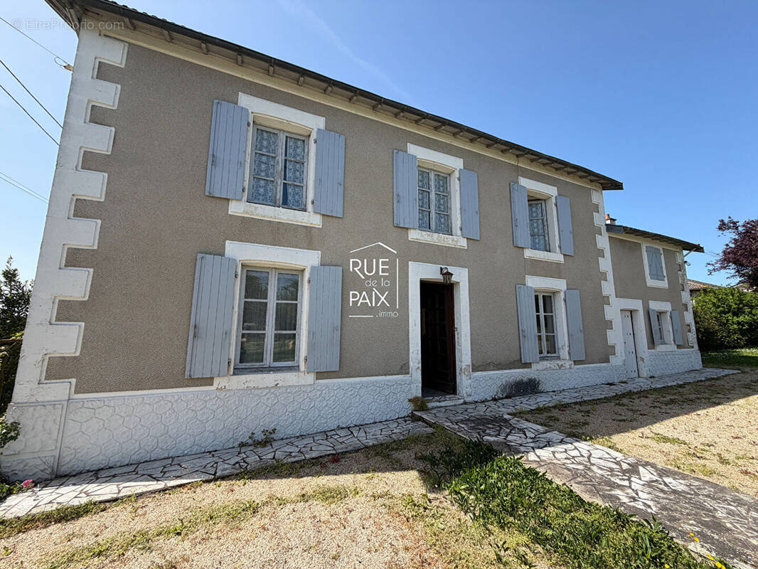 Maison à EXIREUIL