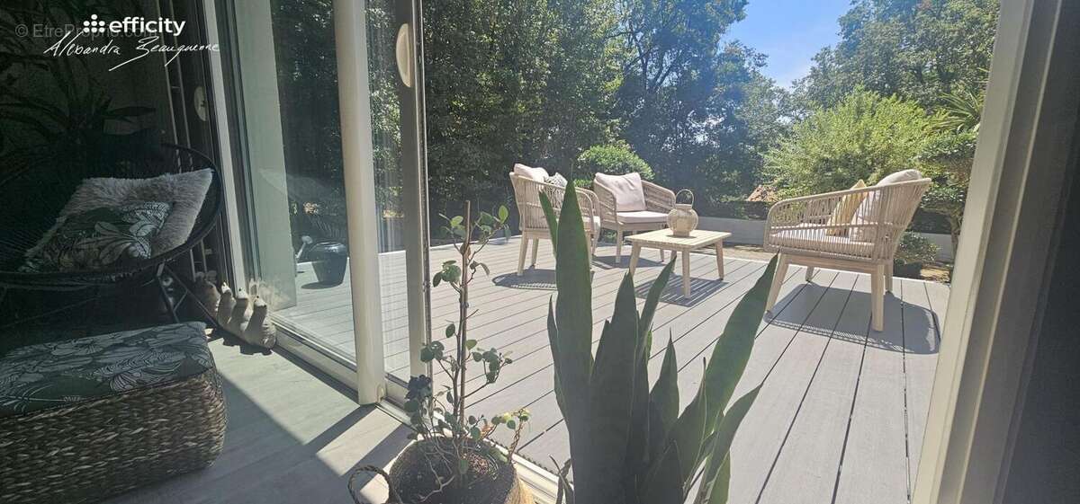Maison 94 m² à Vouille  - photo 18