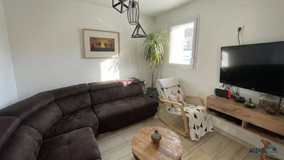 Maison à MEZIERES-SUR-COUESNON