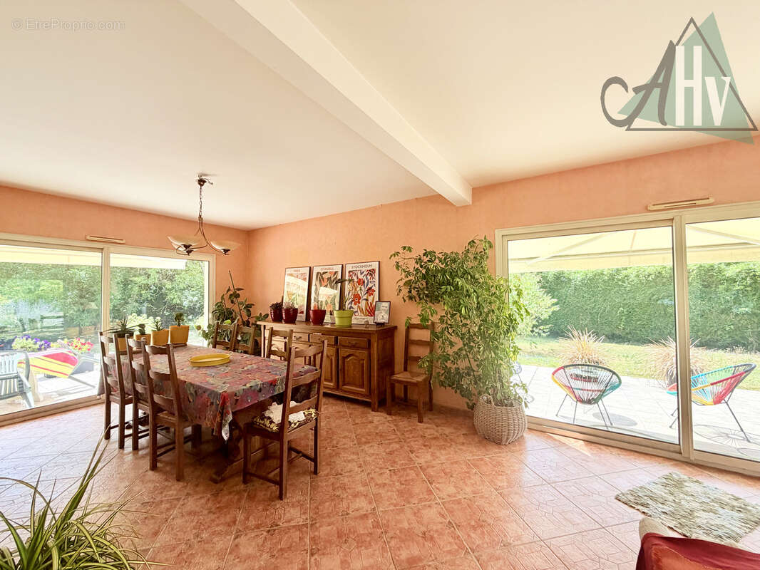 Maison d'architecte - 321 m2 - 4 chambres - photo 10