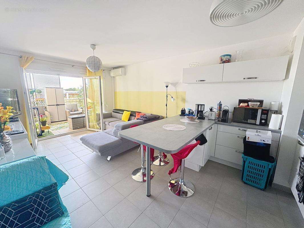 Appartement à ROQUEBRUNE-SUR-ARGENS