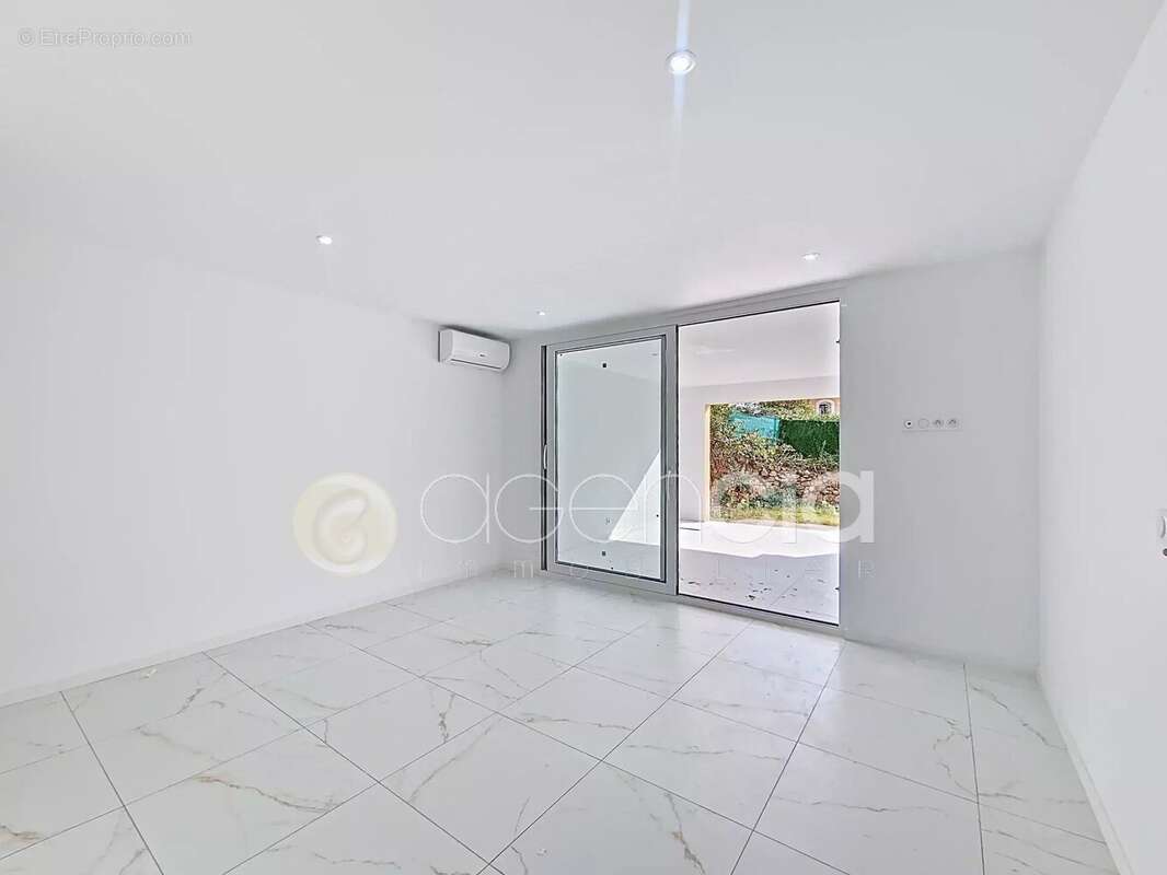 Appartement à VALBONNE