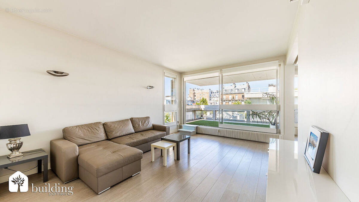Appartement à NEUILLY-SUR-SEINE