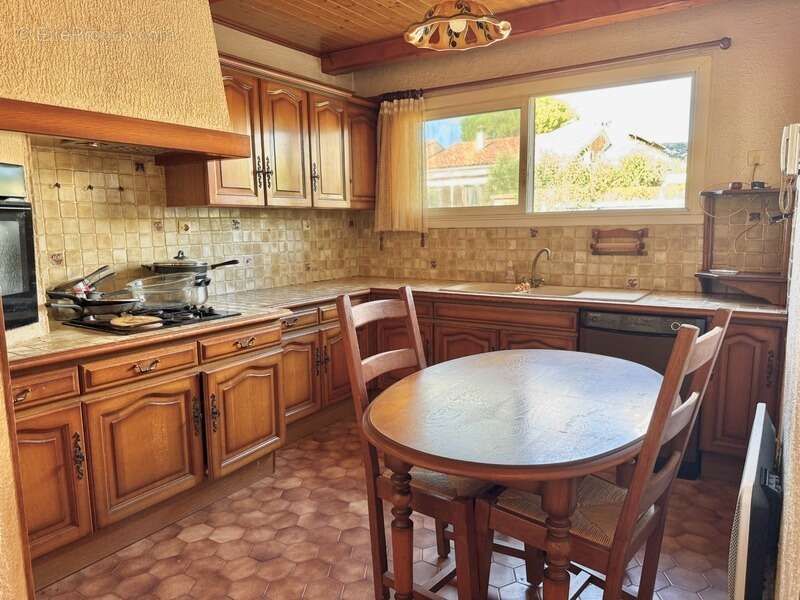 Maison à LA FARE-LES-OLIVIERS