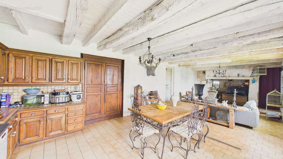 Demeure de prestige Auzits 8 pièces d'environ 247 m2 - photo 8
