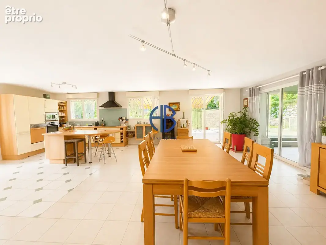 Maison de caractère 210 m² avec piscine intérieure ? Coup de coeur assuré ! - photo 4