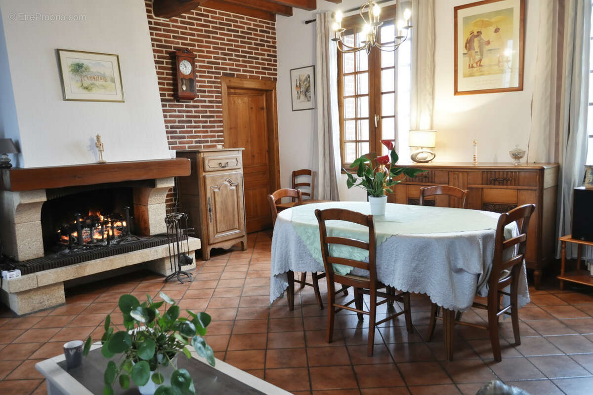 salon - Maison à CONTEVILLE