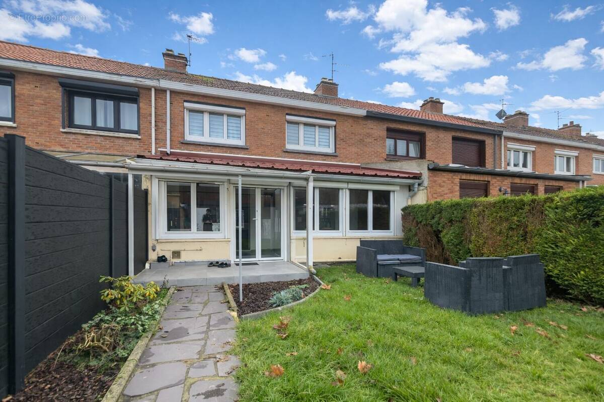 Maison à FACHES-THUMESNIL