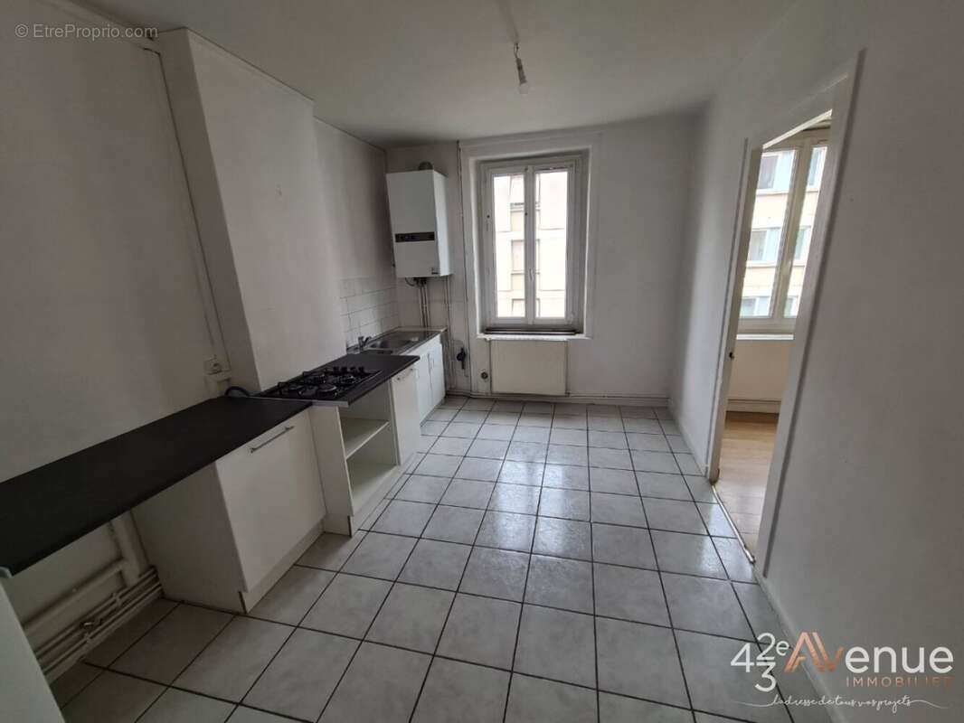 Appartement à SAINT-ETIENNE
