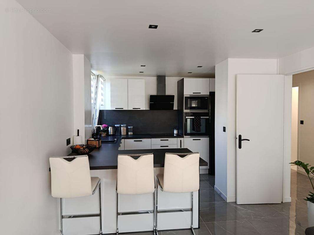 Appartement à COMBS-LA-VILLE