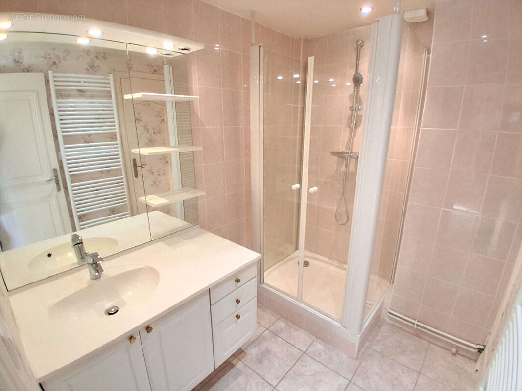 Appartement à SAINT-CYR-SUR-LOIRE